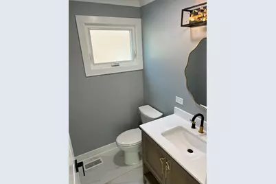 9555 Merton Avenue, Oak Lawn, IL 60453 - Photo 12