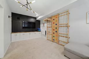 [Address not provided], Oak Park, IL 60302 - Photo 4