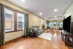 5136 W Winona St, Chicago, IL 60630 - Photo 4