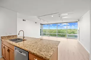 9715 Woods Dr, Skokie, IL 60077 - Photo 12