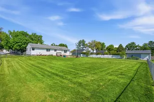 215 N Yates St, Alpha, IL 61413 - Photo 4