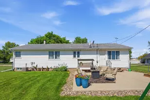215 N Yates St, Alpha, IL 61413 - Photo 2
