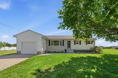 215 N Yates Street, Alpha, IL 61413 - Photo 1