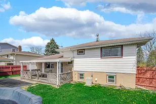 7305 W 75th St, Bridgeview, IL 60455 - Photo 20