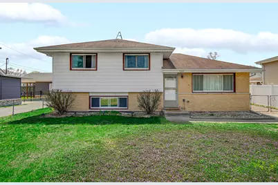 7305 W 75th Street, Bridgeview, IL 60455 - Photo 2