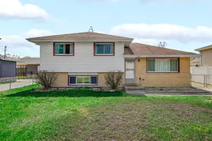 7305 W 75th St, Bridgeview, IL 60455 - Photo 2