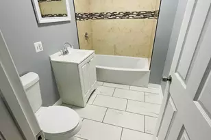 1411 E 67th Pl, Chicago, IL 60637 - Photo 8