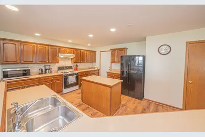 24207 Cedar Creek Lane, Plainfield, IL 60586 - Photo 14