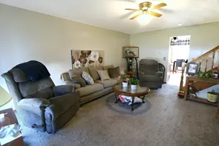 860-868 Carol Ave, Woodstock, IL 60098 - Photo 4