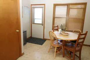860-868 Carol Ave, Woodstock, IL 60098 - Photo 12