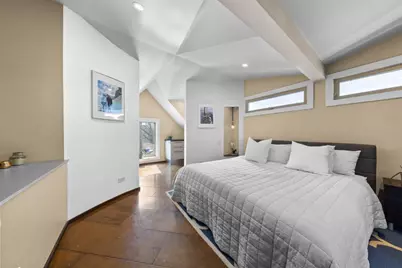 2334 W Medill Avenue, Chicago, IL 60647 - Photo 14