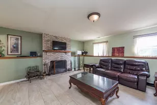 4217 Jay Dr, Zion, IL 60099 - Photo 10