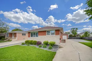 29 W 31st Pl, Steger, IL 60475 - Photo 1