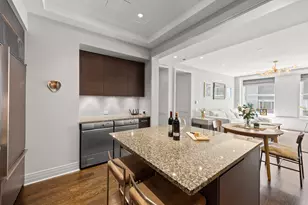 159 E Walton Pl, Chicago, IL 60611 - Photo 10