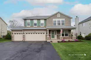 992 MacKenzie Dr, Antioch, IL 60002 - Photo 1