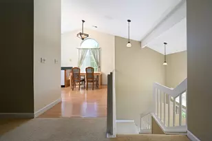 126 Winchester Dr, Streamwood, IL 60107 - Photo 2