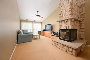 126 Winchester Dr, Streamwood, IL 60107 - Photo 6