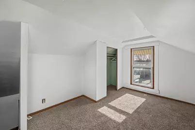 2025 S Bluff Boulevard, Clinton, IA 52732 - Photo 14