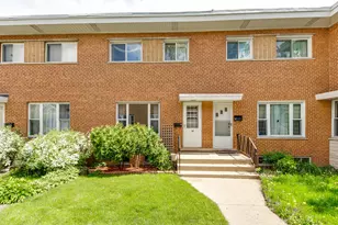 32 N Albert St, Mount Prospect, IL 60056 - Photo 2