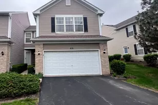 419 Windham Cove Dr, Crystal Lake, IL 60014 - Photo 2