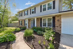 88 Devonshire Cir, Elgin, IL 60123 - Photo 2