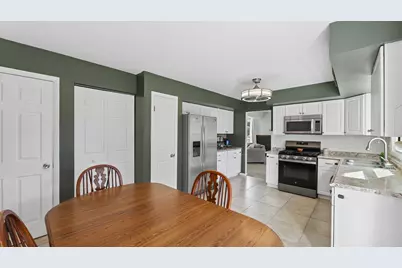 88 Devonshire Circle, Elgin, IL 60123 - Photo 10