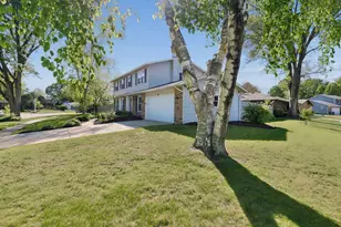 88 Devonshire Cir, Elgin, IL 60123 - Photo 4