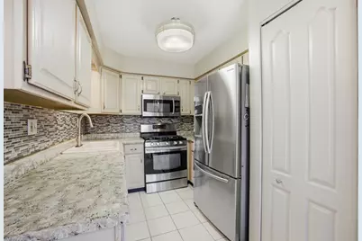 1441 Greens Court #B, Glendale Heights, IL 60139 - Photo 14