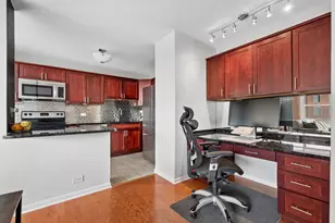 3900 N Lake Shore Dr, Chicago, IL 60613 - Photo 8