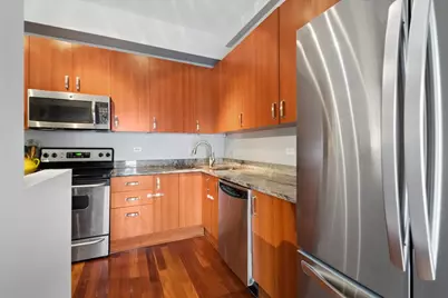 4751 N Artesian Avenue #408, Chicago, IL 60625 - Photo 6