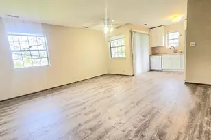 36 Gant Cir, Streamwood, IL 60107 - Photo 8