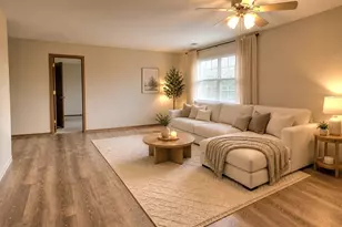 36 Gant Cir, Streamwood, IL 60107 - Photo 6