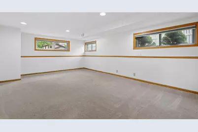 324 Mission Avenue, Villa Park, IL 60181 - Photo 8