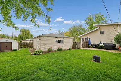 324 Mission Avenue, Villa Park, IL 60181 - Photo 10