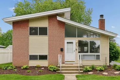324 Mission Avenue, Villa Park, IL 60181 - Photo 1