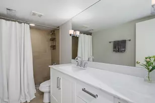3653 N Bosworth Ave, Chicago, IL 60613 - Photo 30