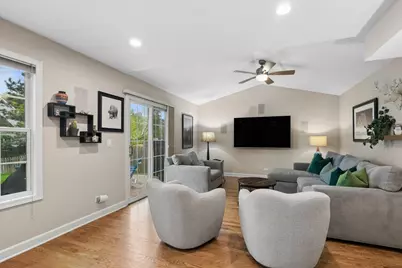 638 Sandwedge Place, Gurnee, IL 60031 - Photo 2