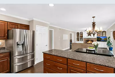 2045 Somerset Lane, Wheaton, IL 60189 - Photo 20