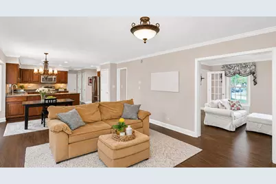 2045 Somerset Lane, Wheaton, IL 60189 - Photo 12