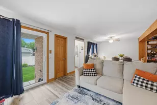 10352 Leslie Ln, Chicago Ridge, IL 60415 - Photo 16