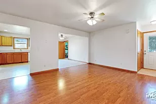 247-253 N Cross St, Sycamore, IL 60178 - Photo 2