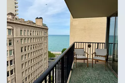 71 E Division Street #1601, Chicago, IL 60610 - Photo 8