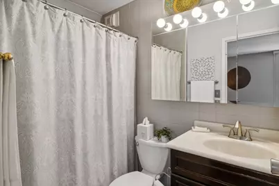 71 E Division Street #1601, Chicago, IL 60610 - Photo 10