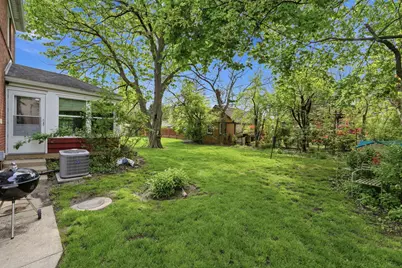 6822 N Kenton Avenue, Lincolnwood, IL 60712 - Photo 18