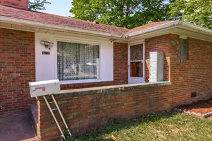 428 E Timber St, Pontiac, IL 61764 - Photo 2