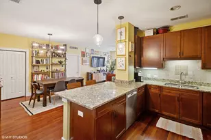 2771 W Francis Pl, Chicago, IL 60647 - Photo 8