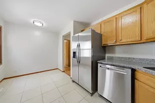 849 Colony Lake Dr, Schaumburg, IL 60194 - Photo 14
