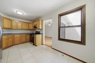 849 Colony Lake Dr, Schaumburg, IL 60194 - Photo 16