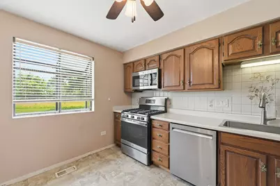 472 Elizabeth Drive #17-A-R, Wood Dale, IL 60191 - Photo 10