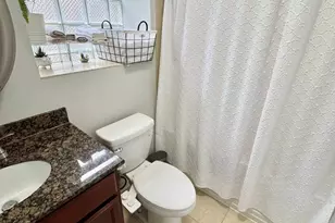 7048 N Damen Ave, Chicago, IL 60645 - Photo 12